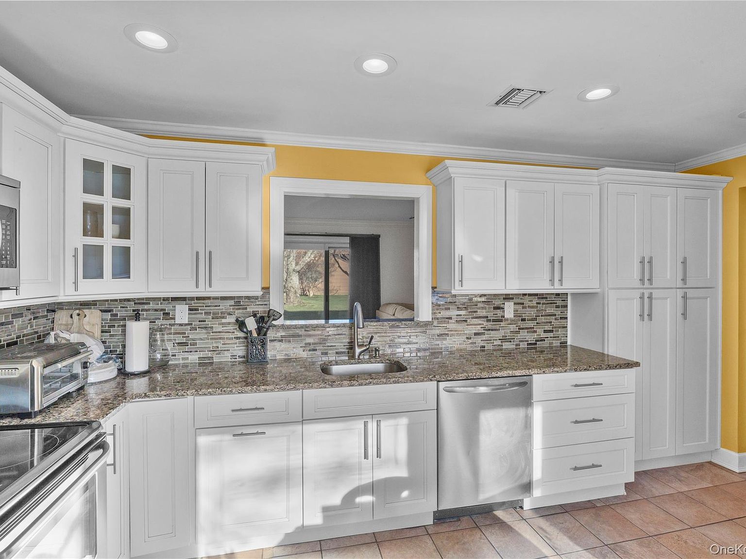 117 Scarlett Dr Commack, NY 11725 - Thumbnail 4