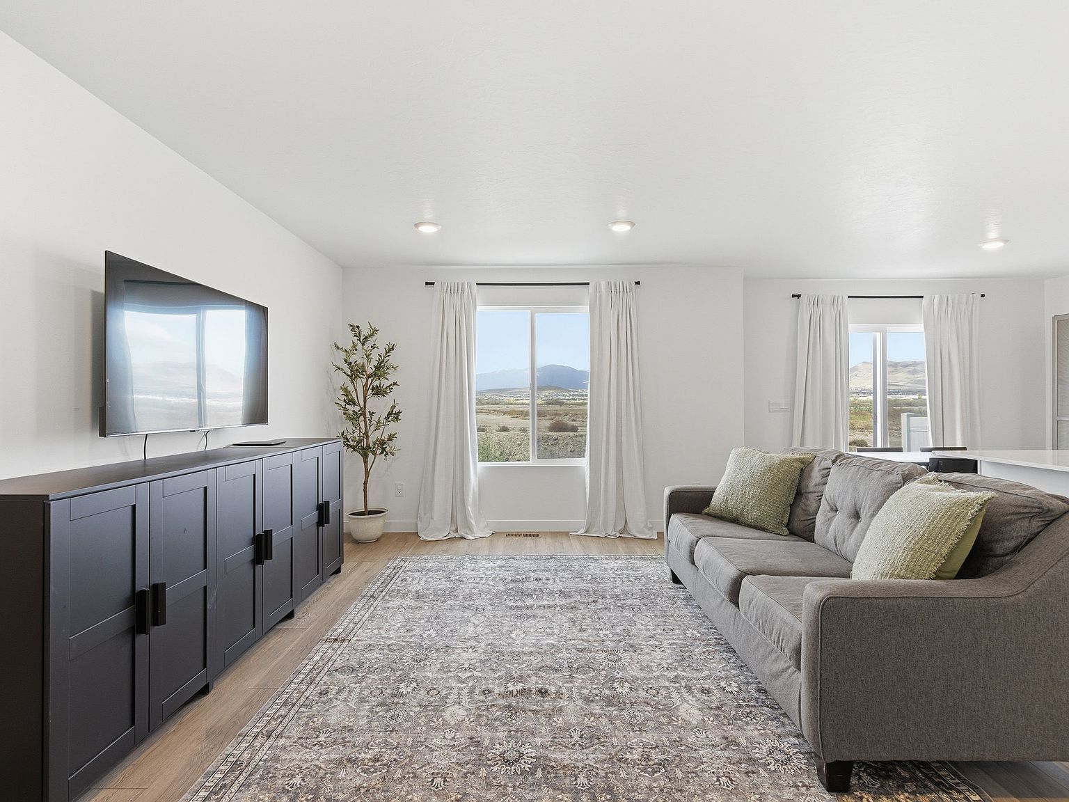 477 N Scuttlebutt Ln Saratoga Springs, UT 84045 - Thumbnail 4