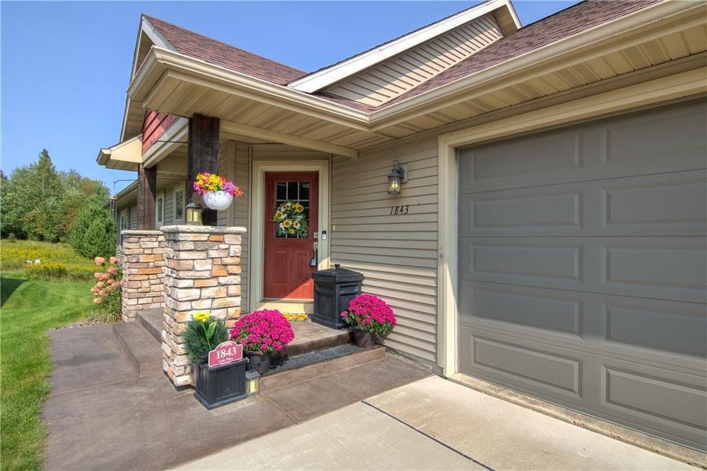 1843 Luke Pl Chippewa Falls, WI 54729 - Thumbnail 4