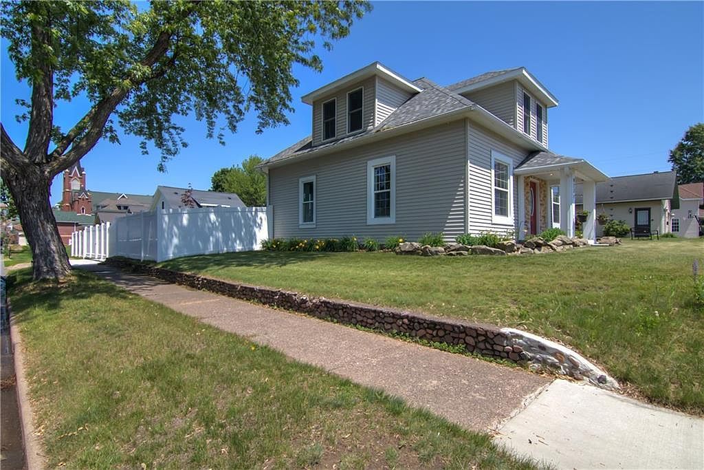 923 19th Ave Bloomer, WI 54724 - Thumbnail 4