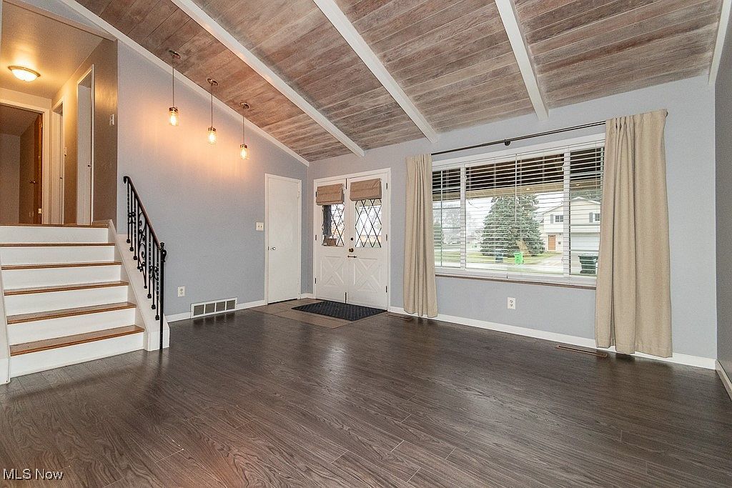 2042 Marshfield Rd Mayfield Heights, OH 44124 - Thumbnail 4