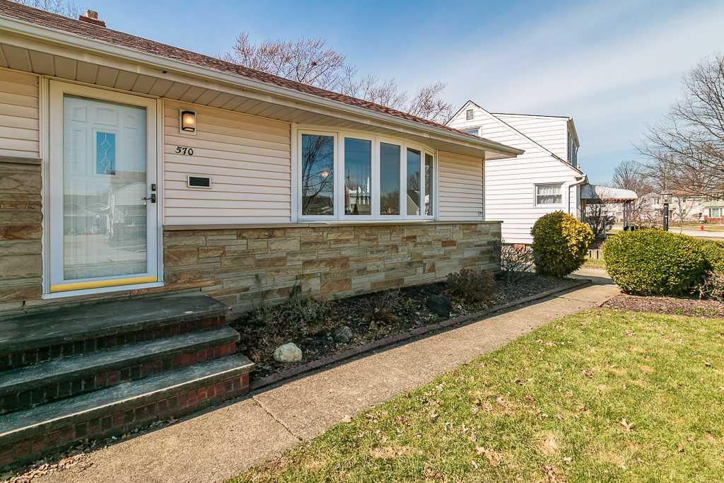 570 Crescent Drive, Willowick, OH, USA, 44095 - Thumbnail 4