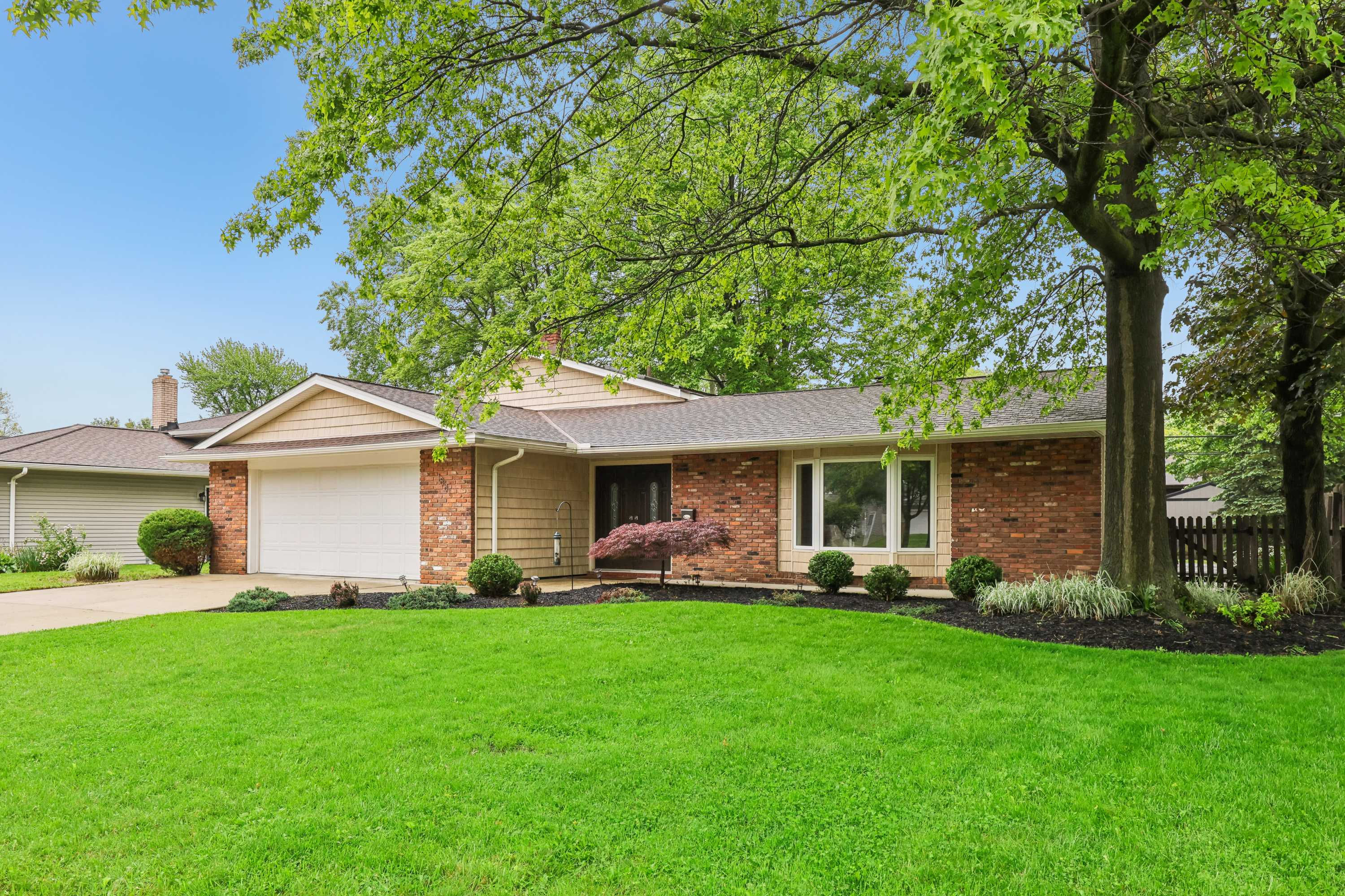 1881 Bromton Drive, Lyndhurst, OH, USA, 44124 - Thumbnail 4