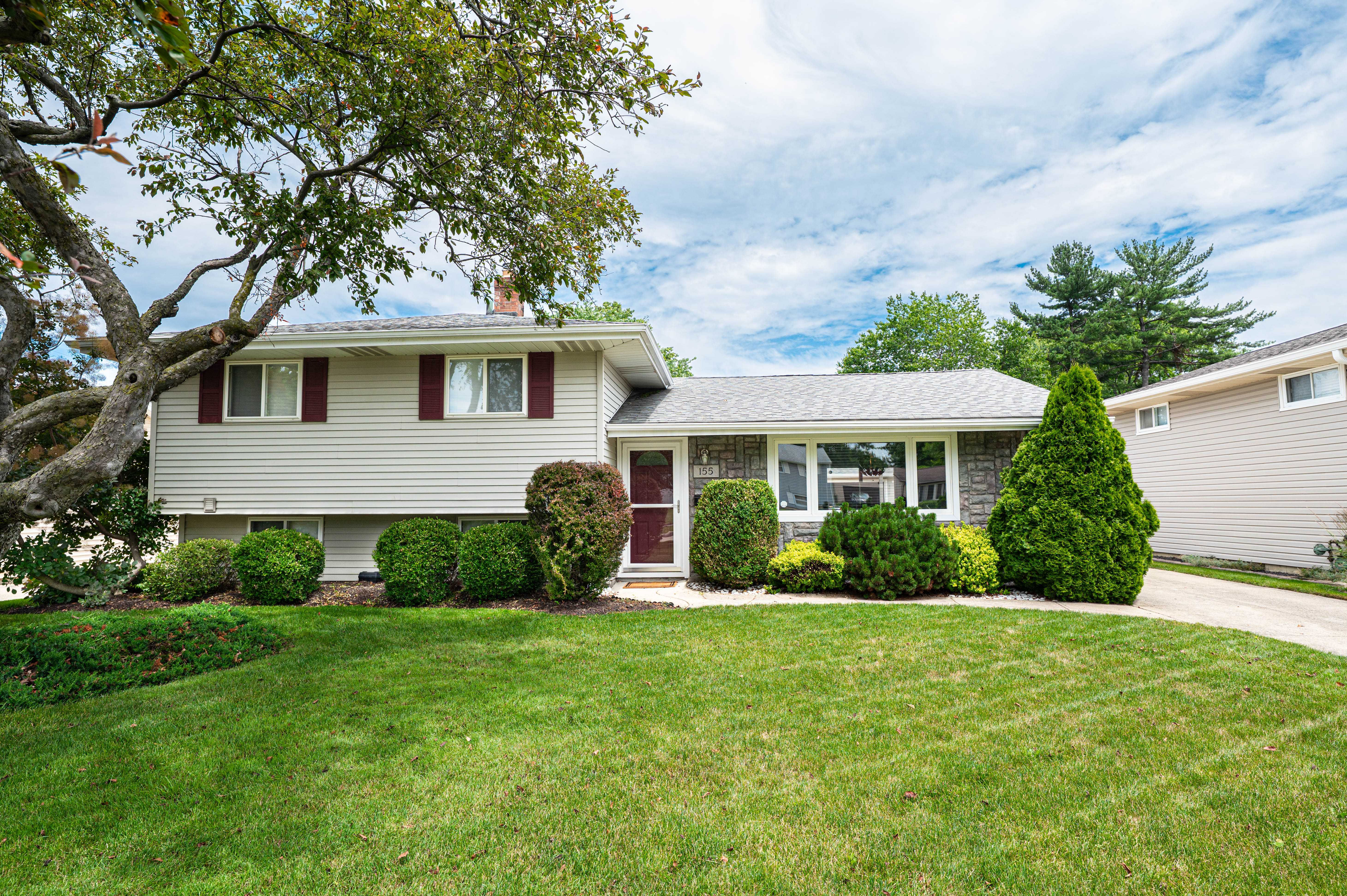 155 Erieview Drive, Eastlake, OH, USA, 44095 - Thumbnail 2