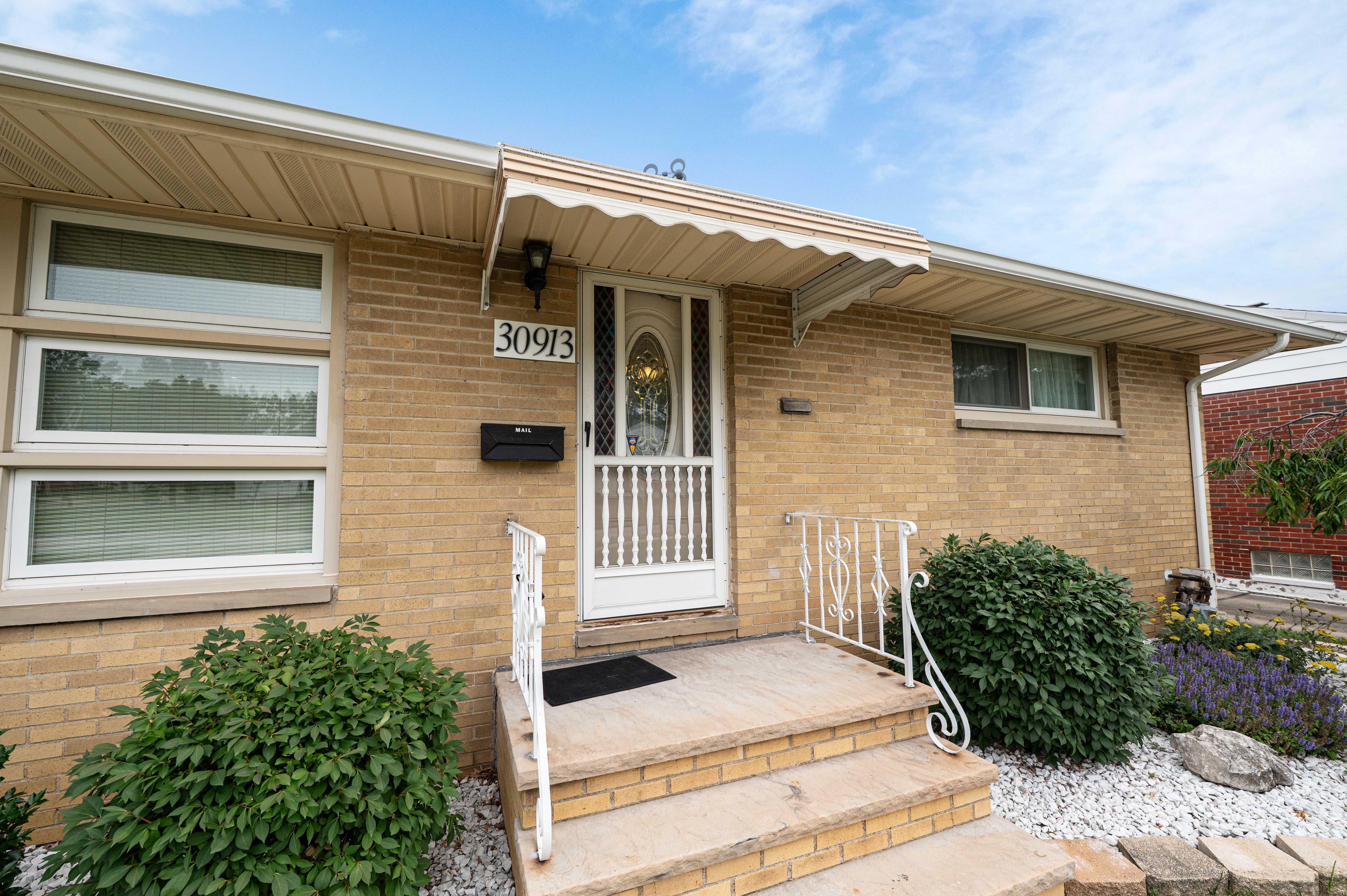 30913 Ronald Drive, Willowick, OH, USA, 44095 - Thumbnail 4