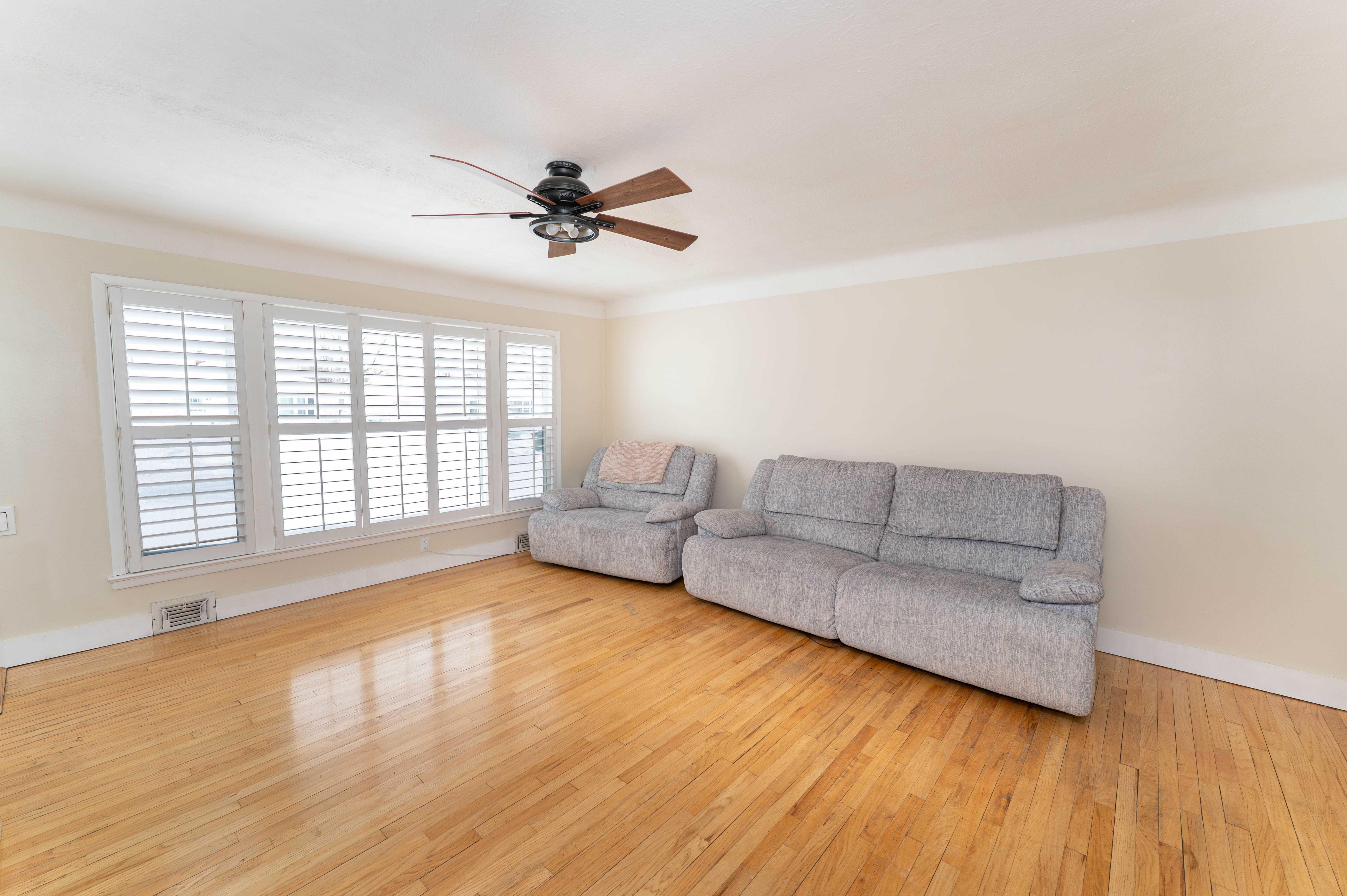 1709 Roselawn Road, Mayfield Heights, OH, USA, 44124 - Thumbnail 5