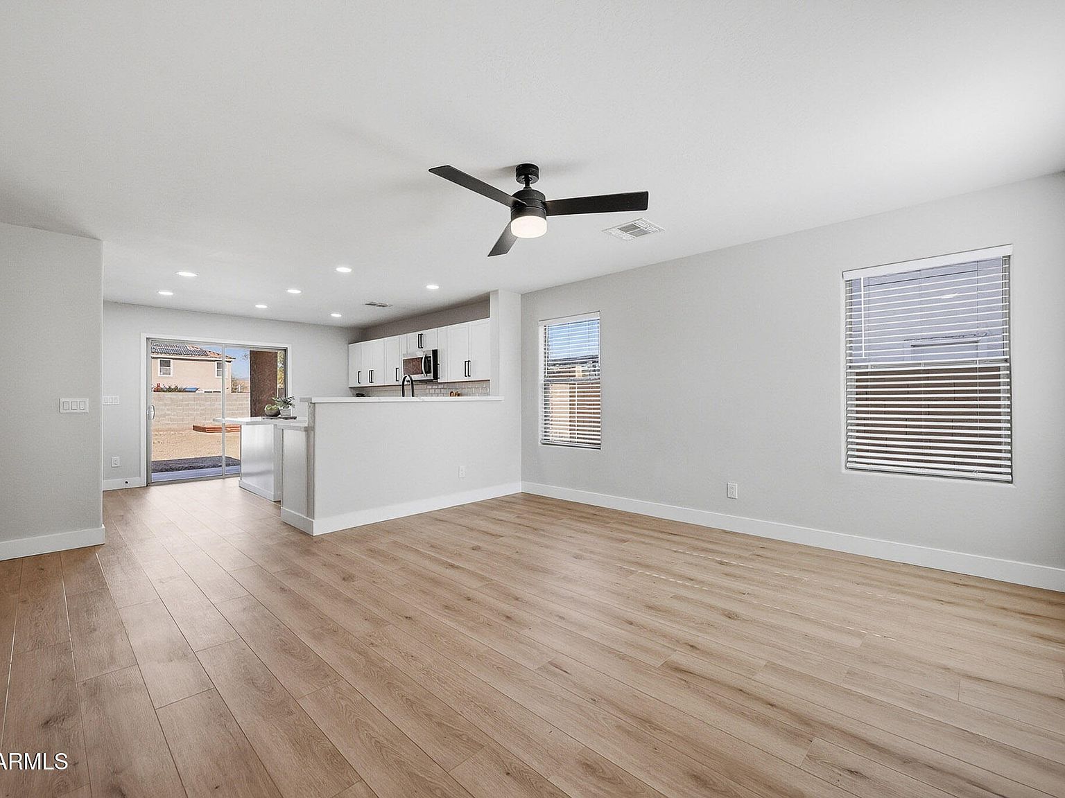 25702 W Burgess Ln Buckeye, AZ 85326 - Thumbnail 4