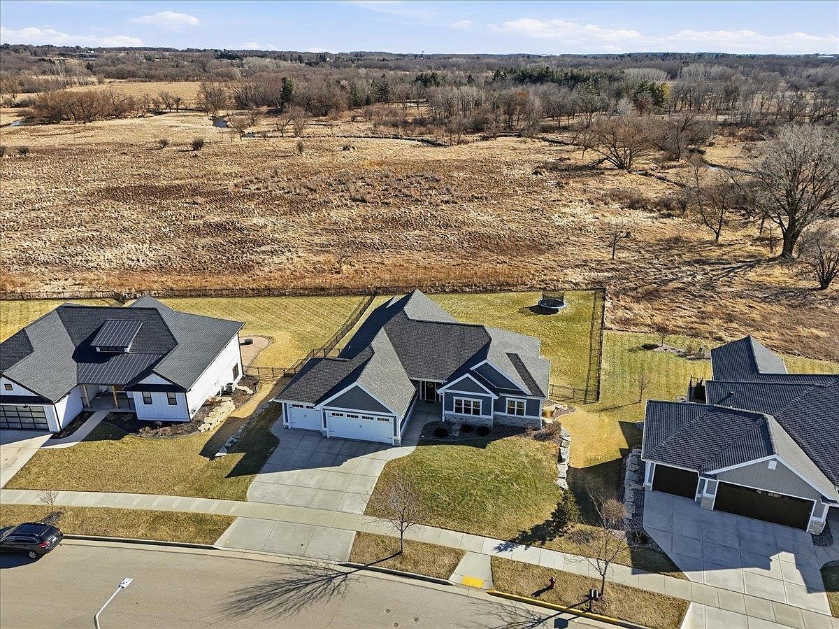 4173 Hanover Dr Deforest, WI 53532 - Thumbnail 4