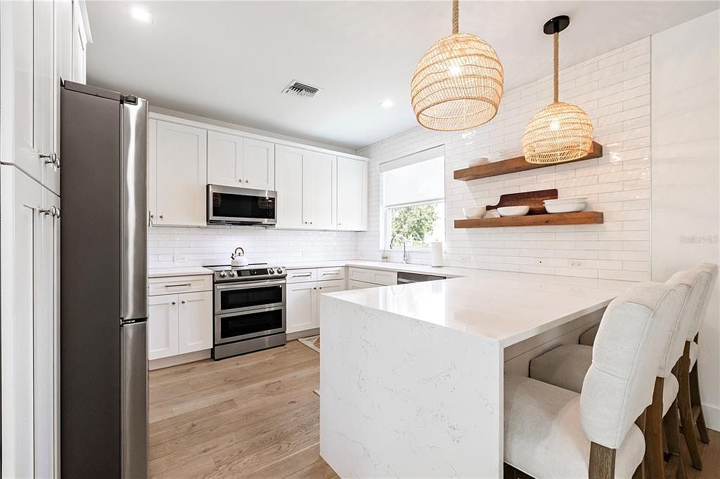 950 W Olympia Ave Punta Gorda, FL 33950 - Thumbnail 4