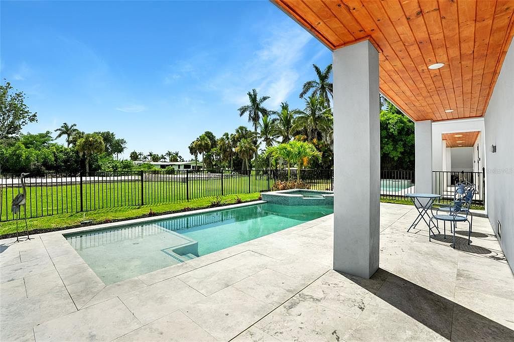 930 W Olympia Ave Punta Gorda, FL 33950 - Thumbnail 4