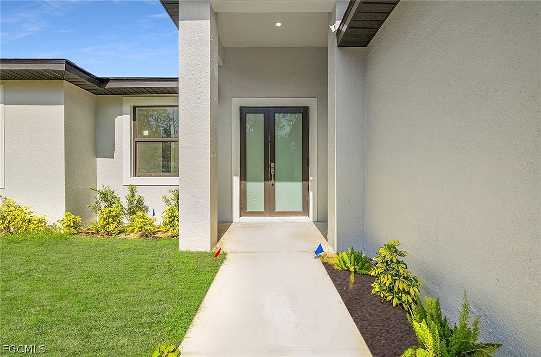 355 Milton St Port Charlotte, FL 33954 - Thumbnail 4