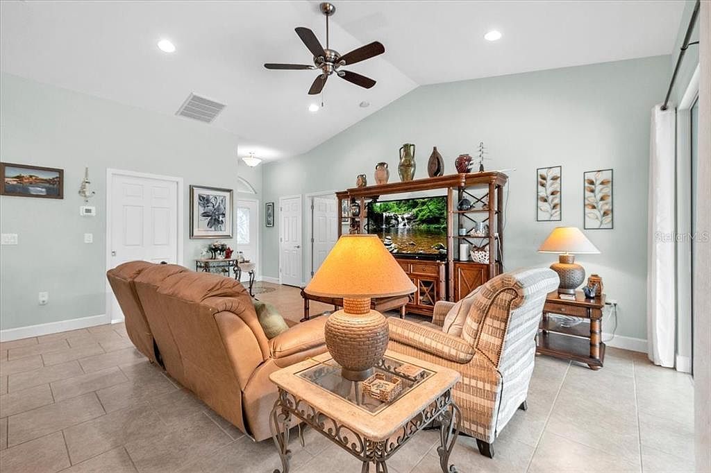 519 W Cashew Punta Gorda, FL 33955 - Thumbnail 4