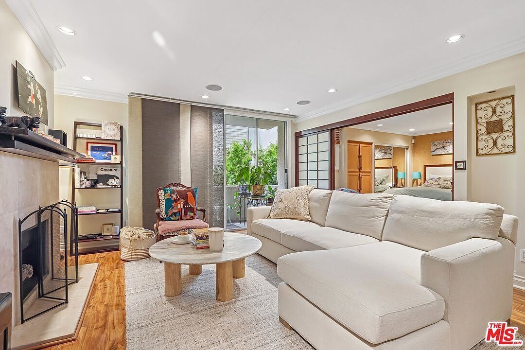 5325 Newcastle Ave Unit 201 Encino, CA 91316 - Thumbnail 4