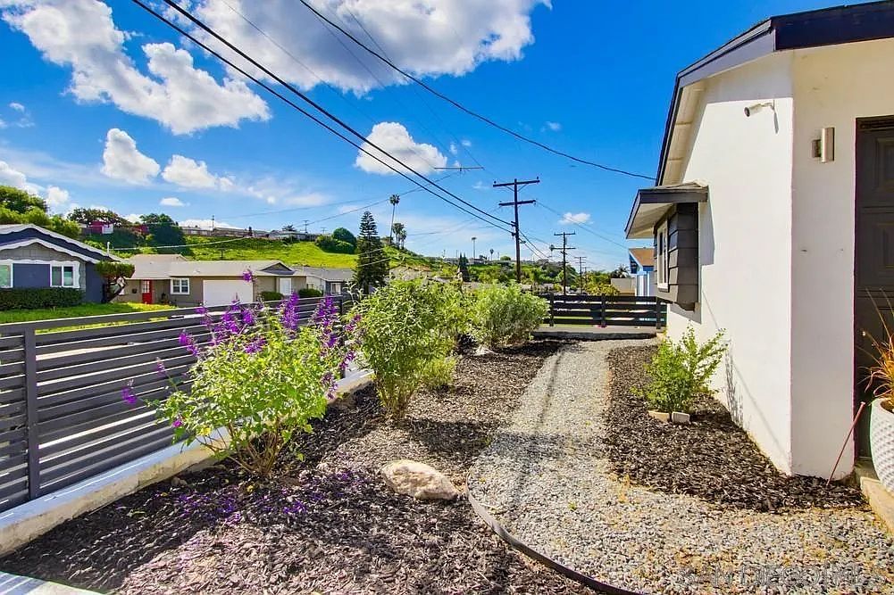 1670 Primera St Lemon Grove, CA 91945 - Thumbnail 4