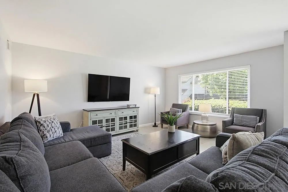 5308 Caminito Velasquez San Diego, CA 92124 - Thumbnail 4