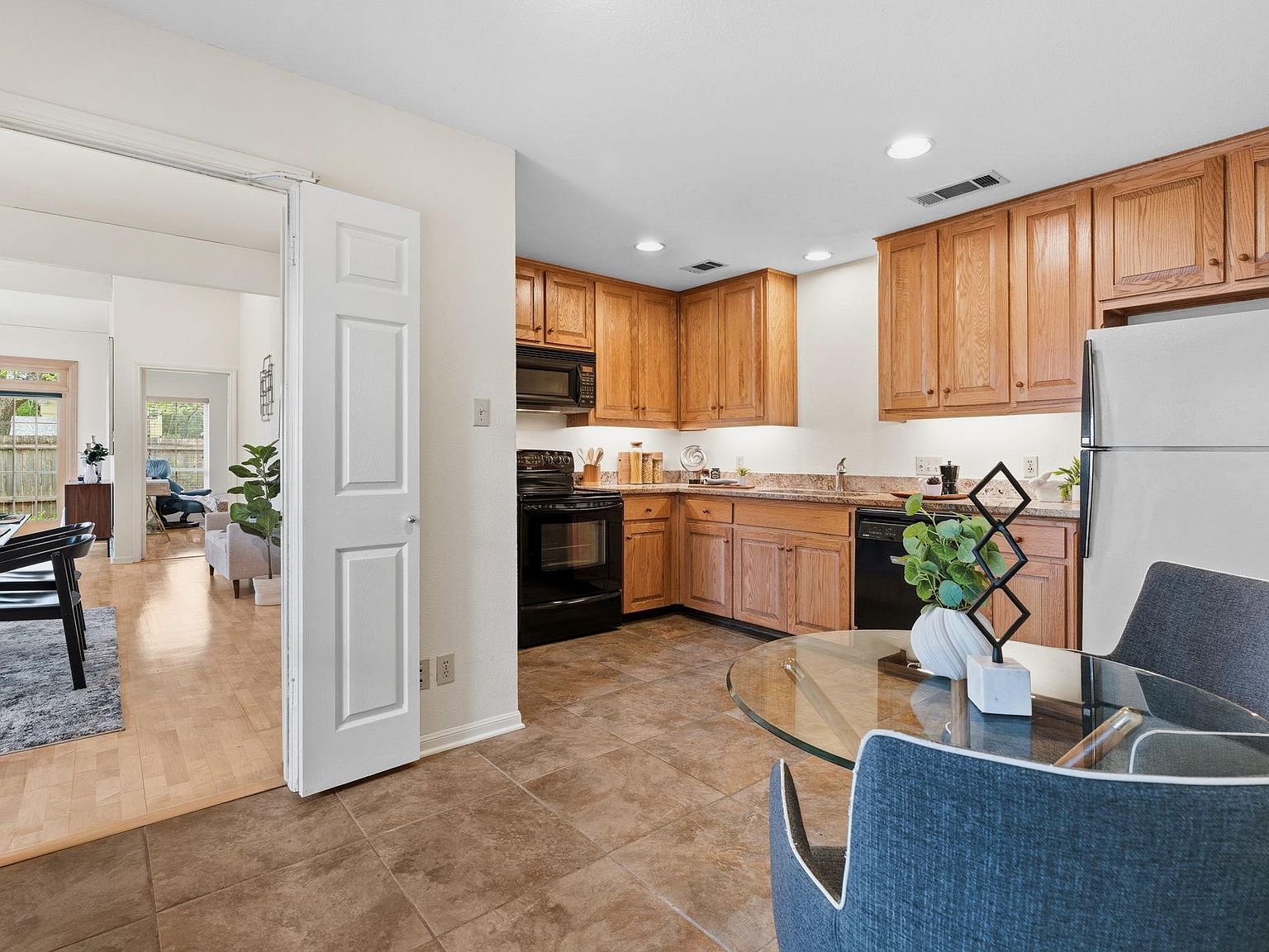 407 Towne Park Trl Austin, TX 78751 - Thumbnail 4