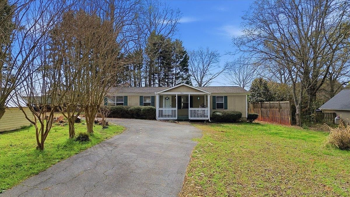 1361 Hickory Nut Rd Inman, SC 29349 - Thumbnail 4