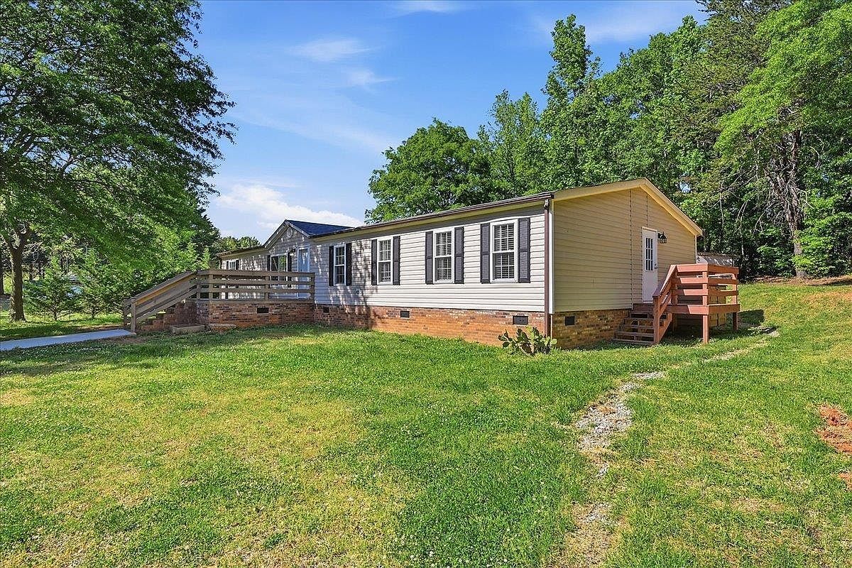 315 Highwood Dr Campobello, SC 29322 - Thumbnail 4