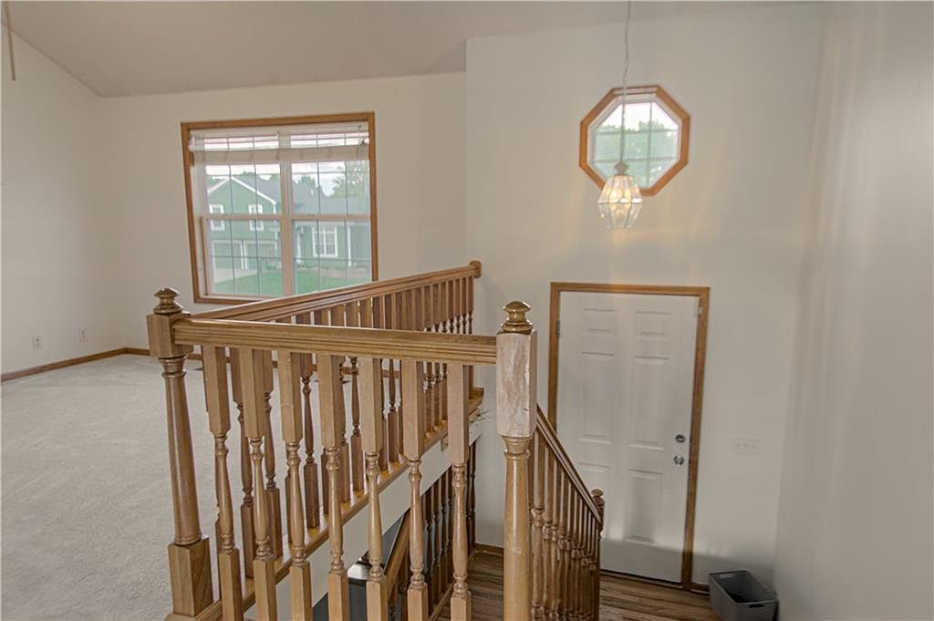 208 Hampton Dr Smithville, MO 64089 - Thumbnail 4