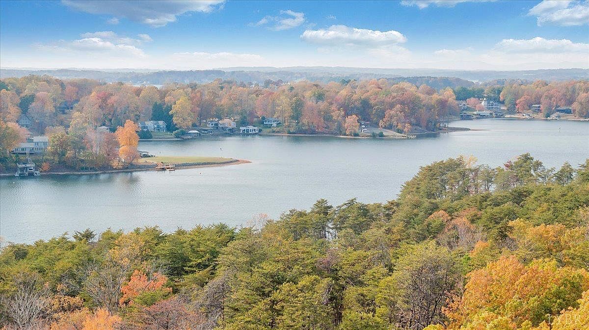 200 Sweetwater Bay Dr Penhook, VA 24137 - Thumbnail 4