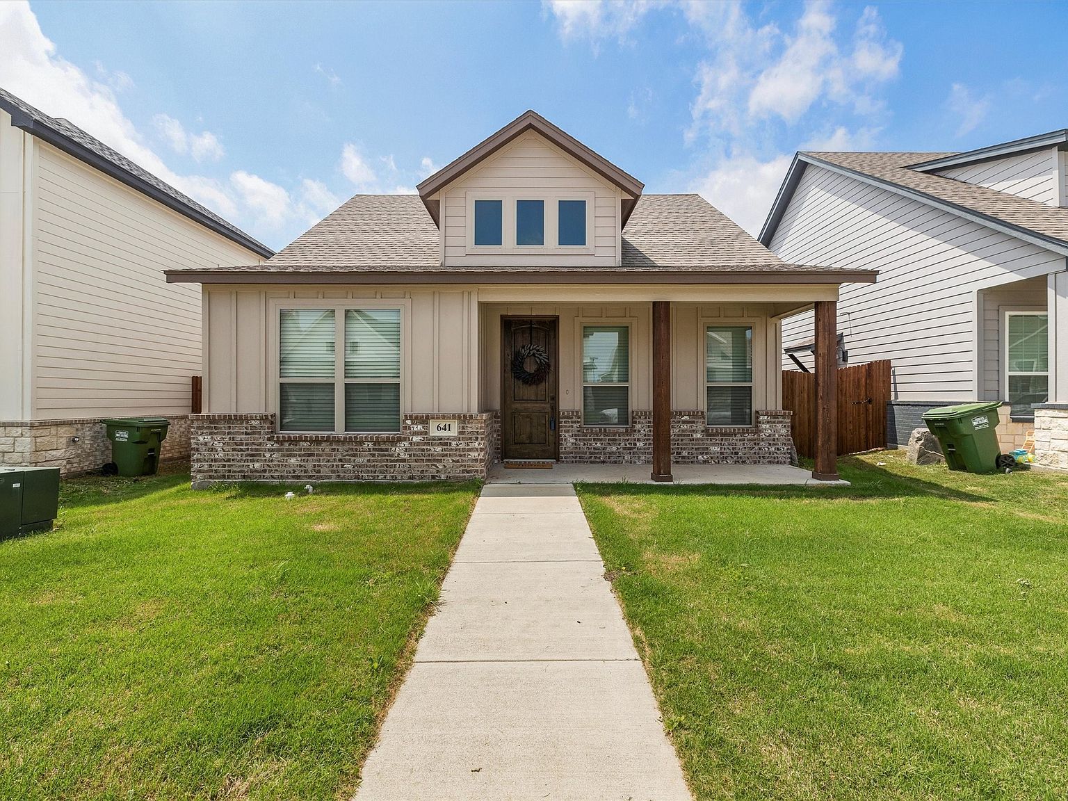 641 The Cottages Dr Godley, TX 76044 - Thumbnail 4