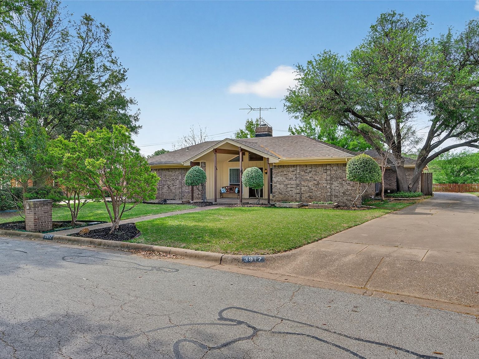 3917 Felisa Pl Fort Worth, TX 76133 - Thumbnail 4