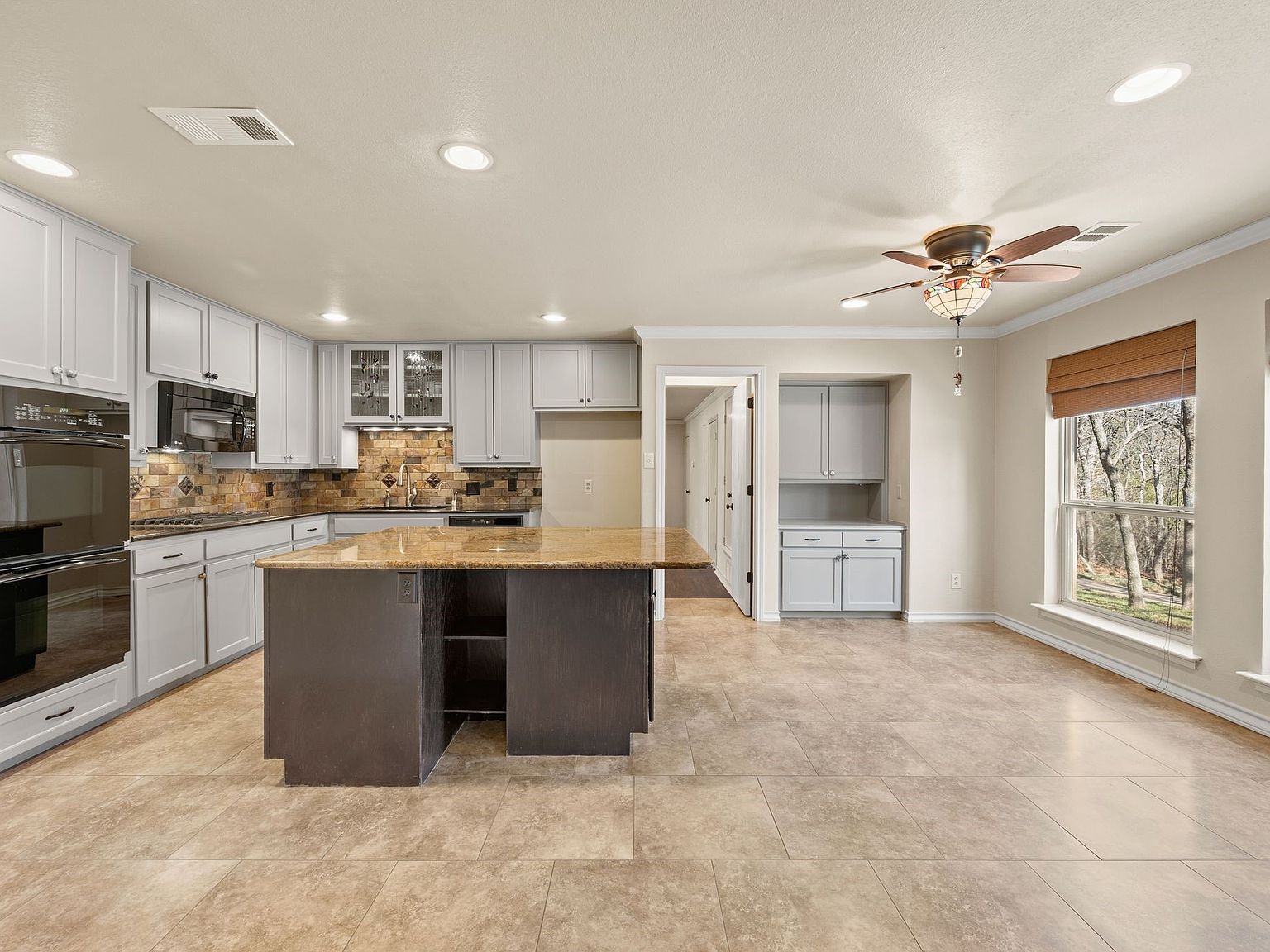 2800 Idlecreek Dr Dalworthington Gardens, TX 76016 - Thumbnail 4