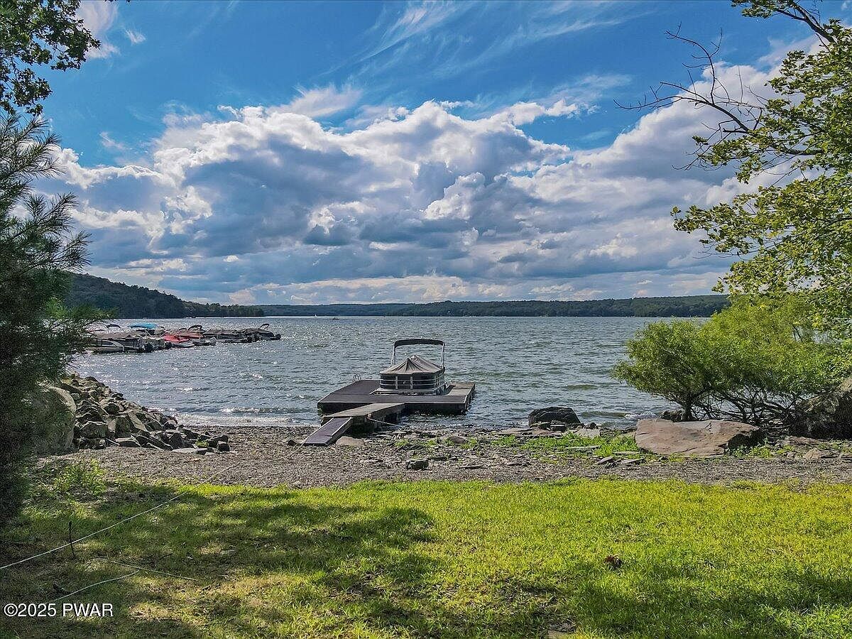 126 N Colony Cove Rd Tafton, PA 18464 - Thumbnail 4