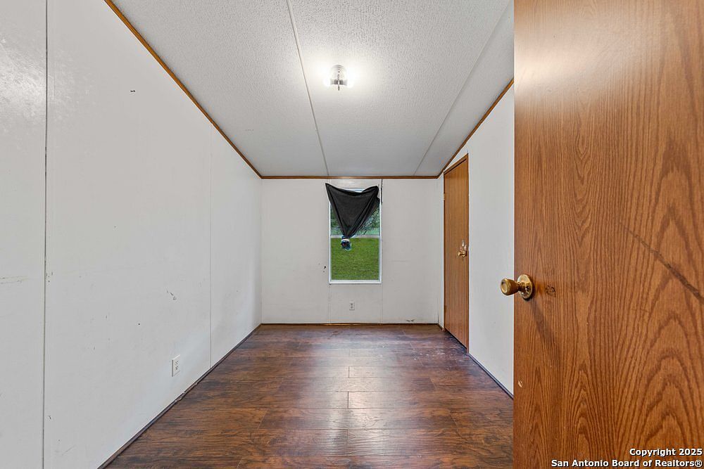 499 Private Road 180 Helotes, TX 78023 - Thumbnail 4