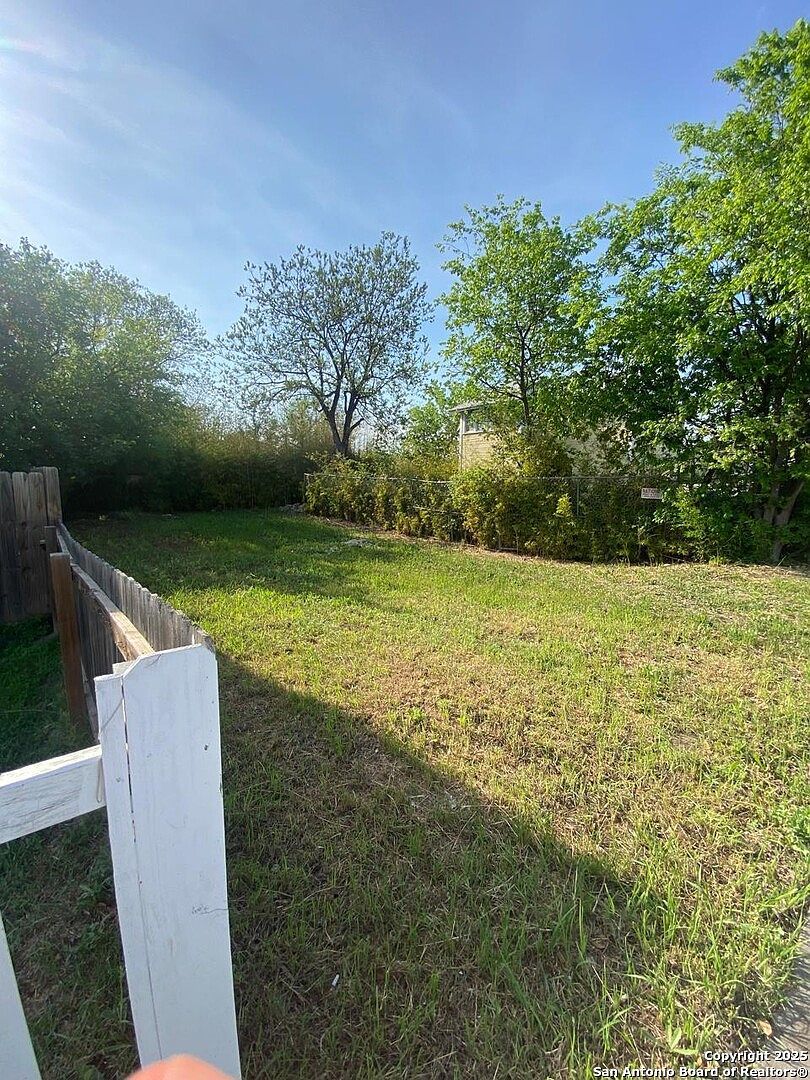 423 N Hackberry St San Antonio, TX 78202 - Thumbnail 4