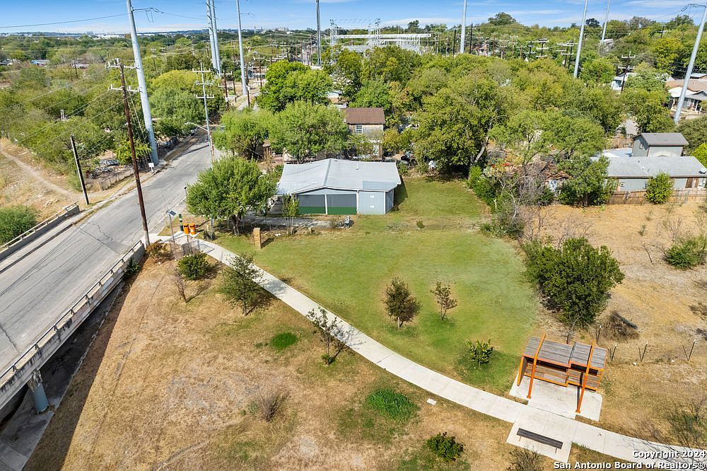 332 N San Ignacio Ave #A San Antonio, TX 78237 - Thumbnail 4