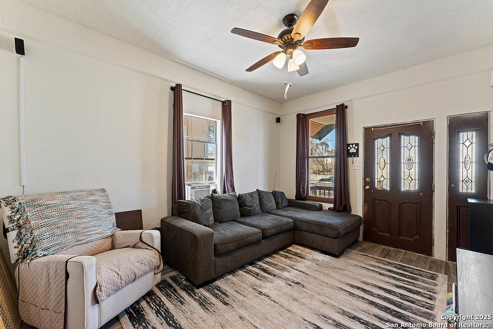 1410 Kayton Ave San Antonio, TX 78210 - Thumbnail 4