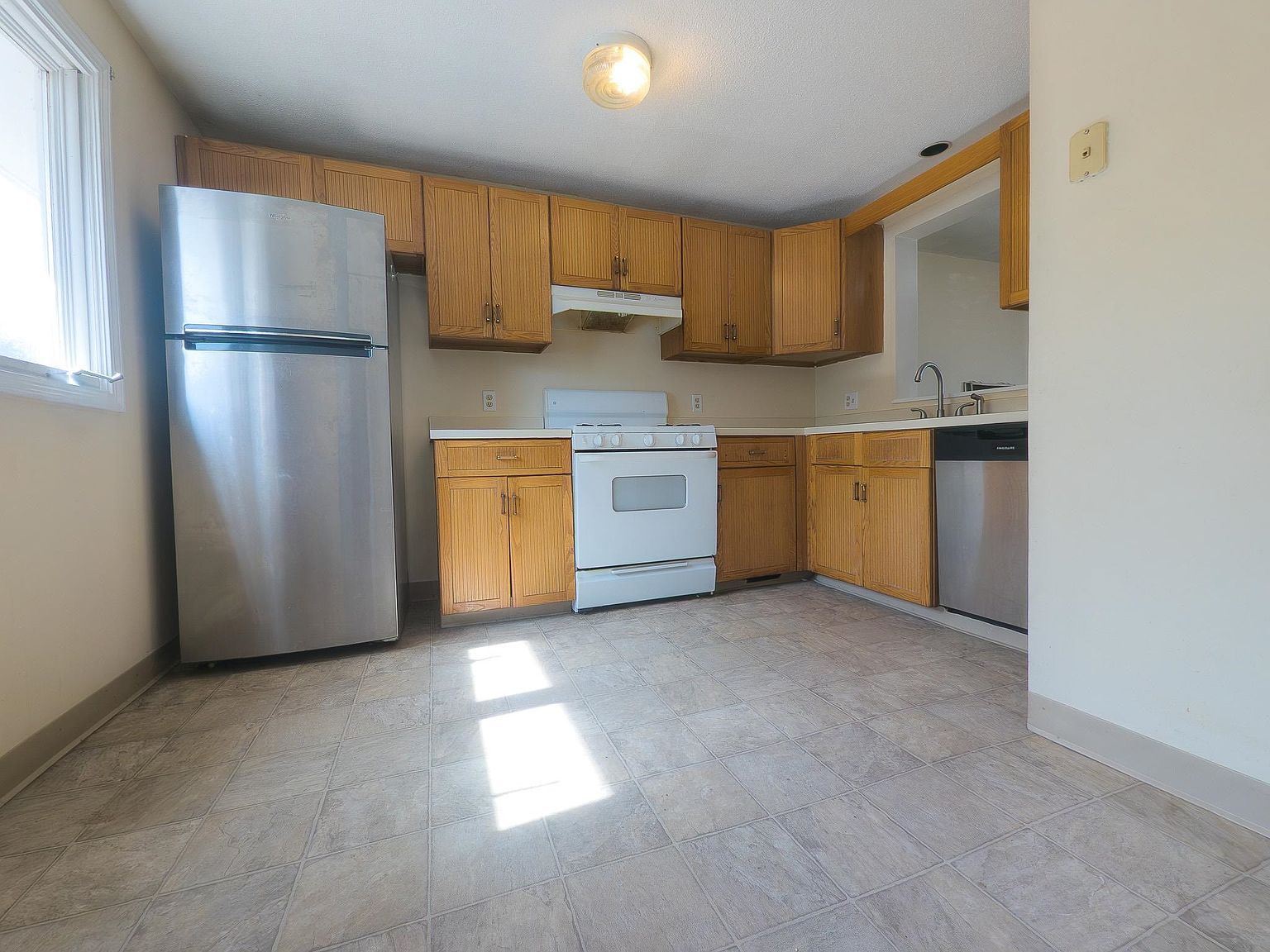 56 Merrimack Dr Merrimack, NH 03054 - Thumbnail 4