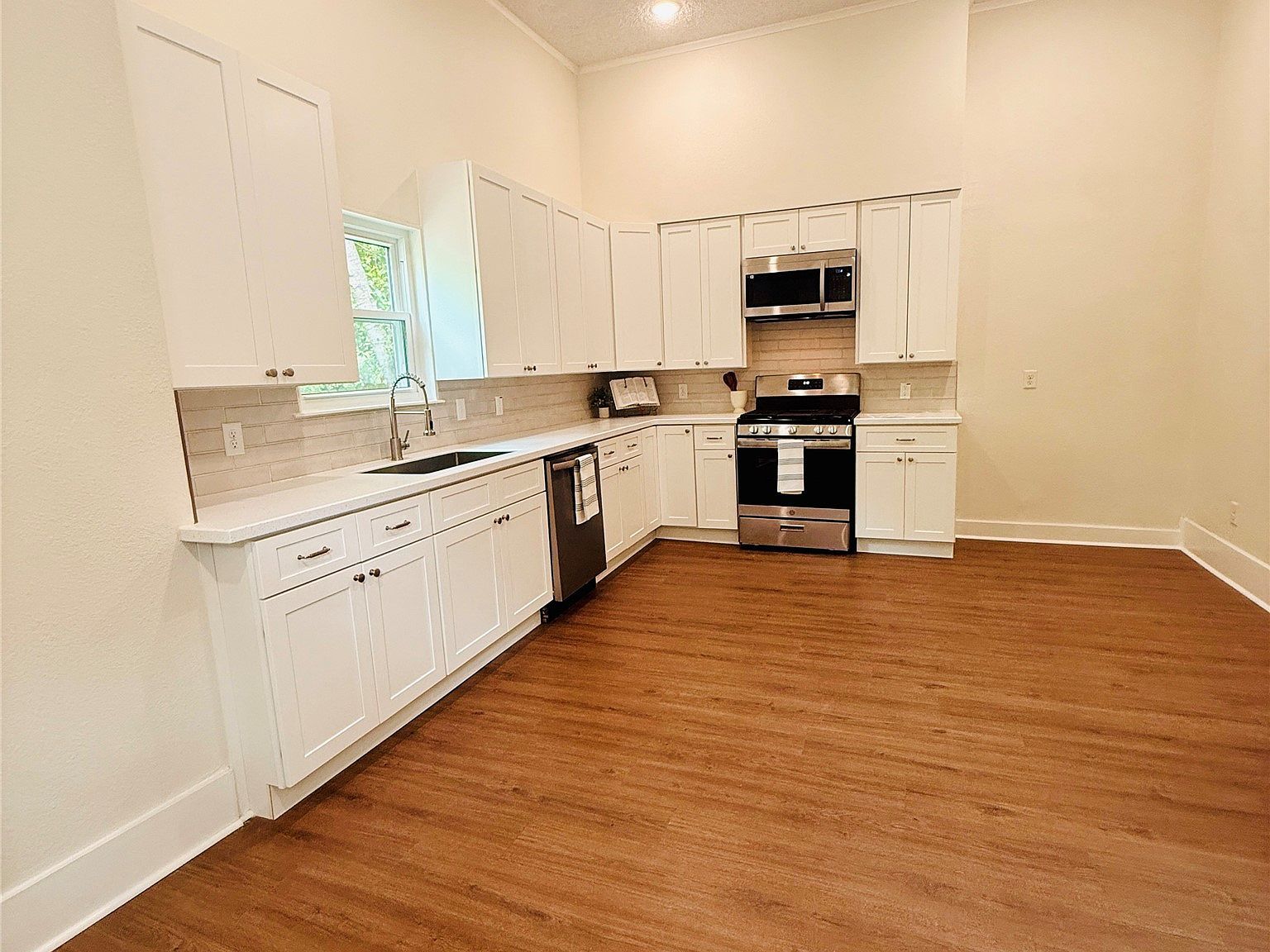 2115 Walworth St Greenville, TX 75401 - Thumbnail 4