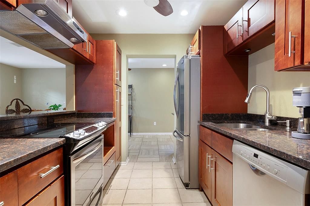 5206 Newton Ave S Gulfport, FL 33707 - Thumbnail 4