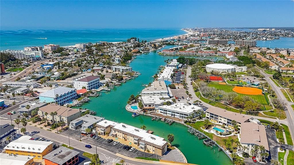 184 117th Ave APT 2 Treasure Island, FL 33706 - Thumbnail 4