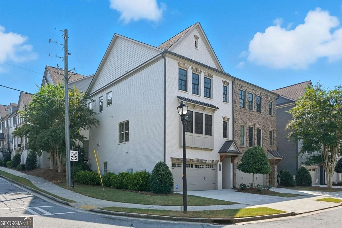 2539 Skyland Dr NE Atlanta, GA 30319 - Thumbnail 4