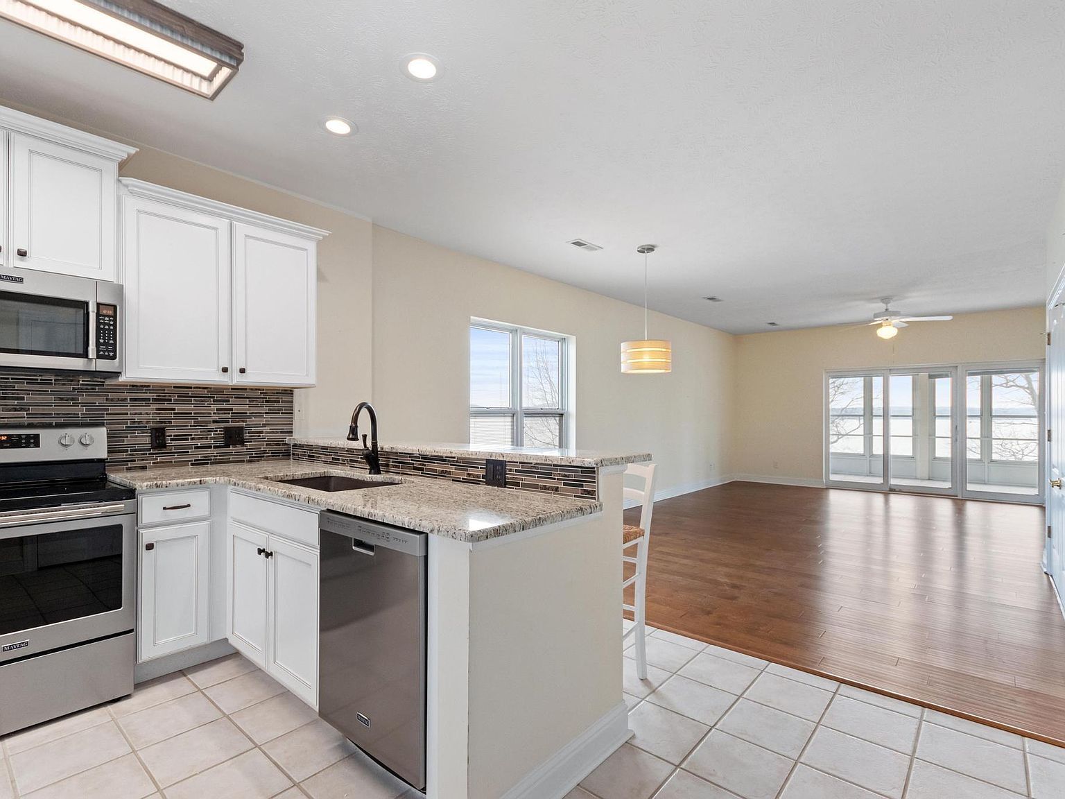 572 Moon Bay Dr #5 Kuttawa, KY 42055 - Thumbnail 4