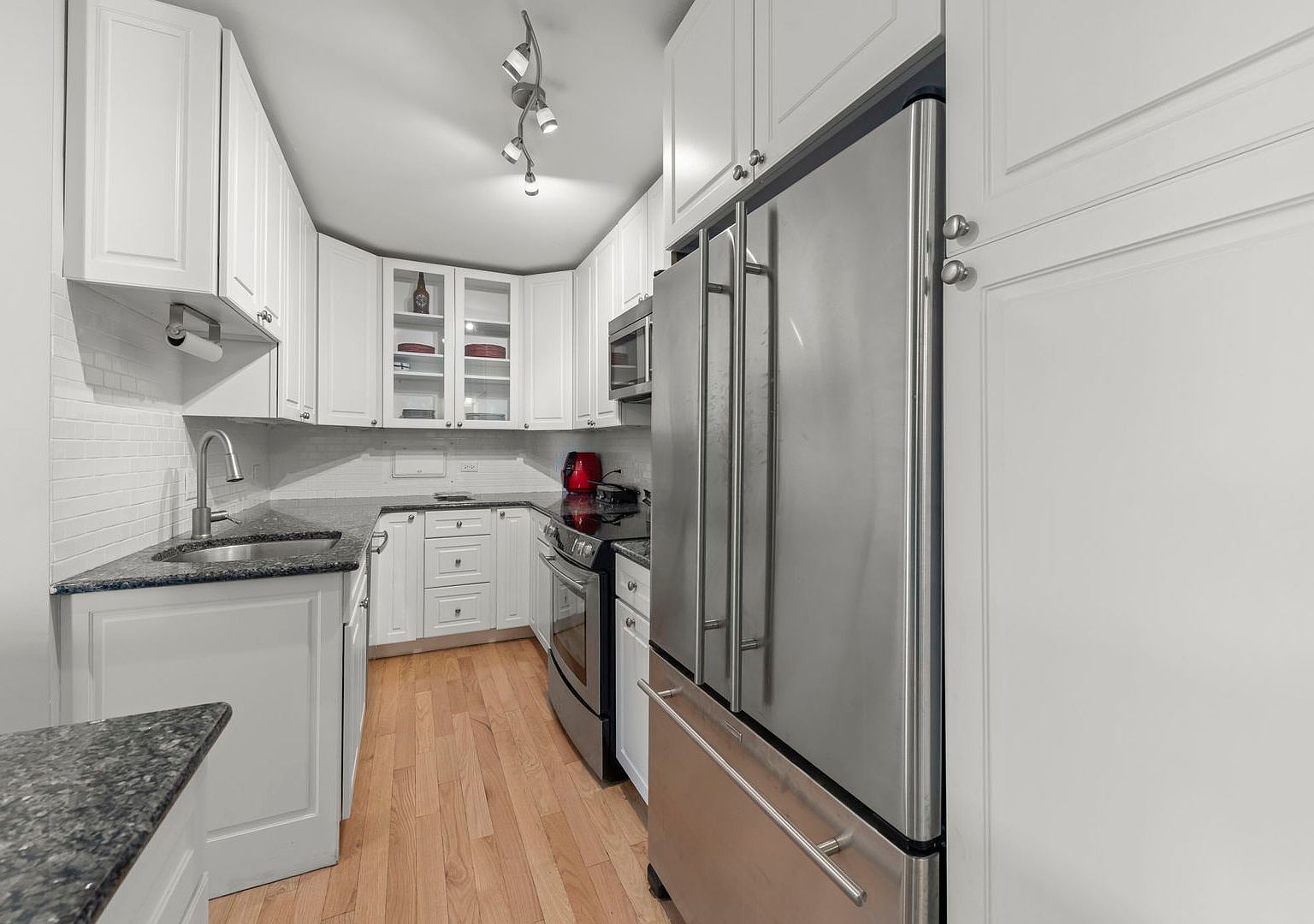 1550 N Lake Shore Dr APT 17B Chicago, IL 60610 - Thumbnail 4