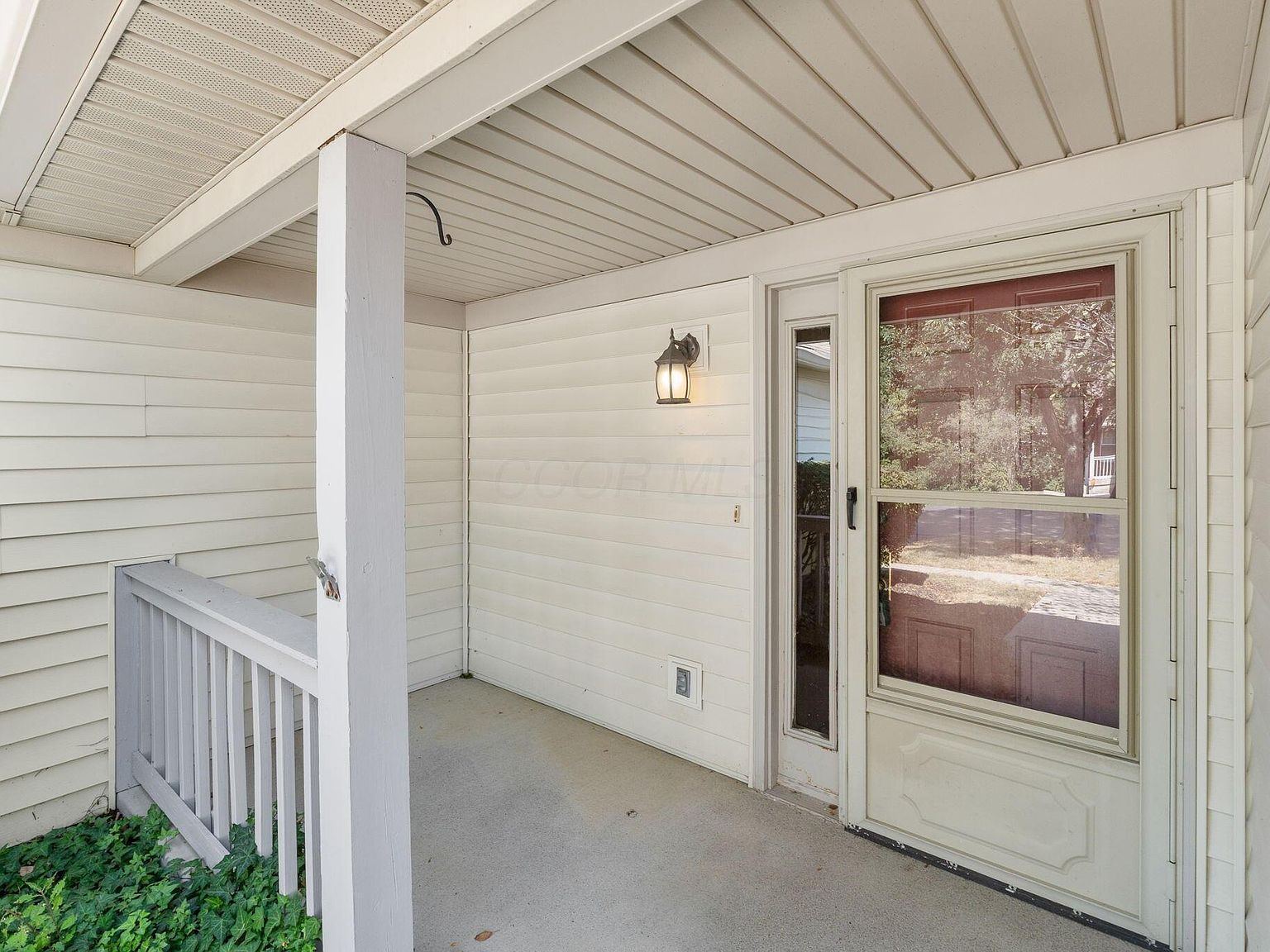 4512 White Leaf Way Columbus, OH 43228 - Thumbnail 4