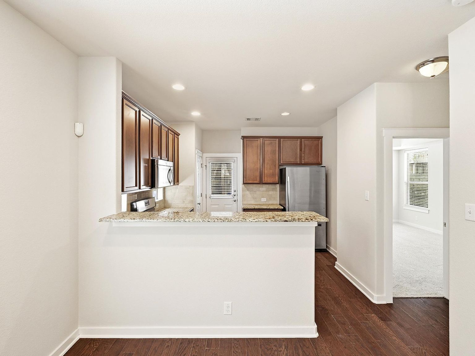 2101 Rivers Edge Way APT 32 Austin, TX 78741 - Thumbnail 4