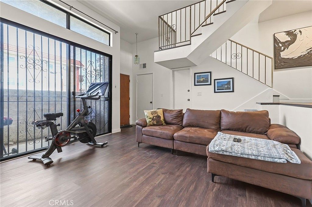 13243 Vanowen St APT 2 North Hollywood, CA 91605 - Thumbnail 4