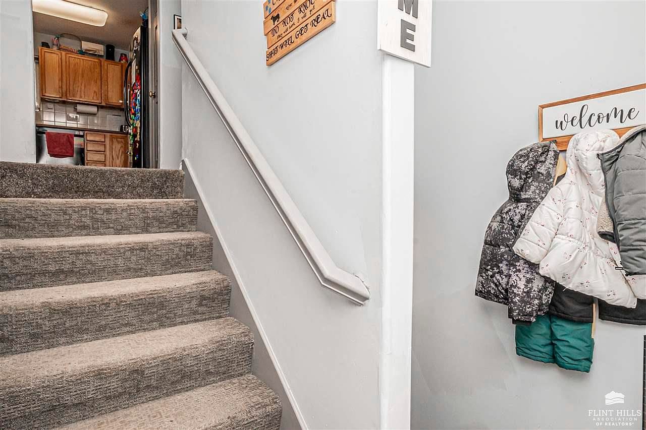 605 W Pine St Junction City, KS 66441 - Thumbnail 4