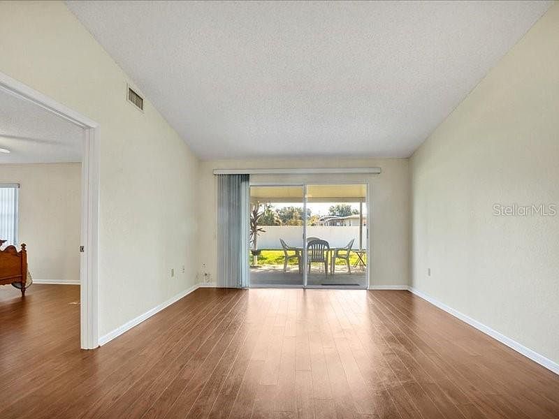 1585 Oakview Cir SE Winter Haven, FL 33880 - Thumbnail 4