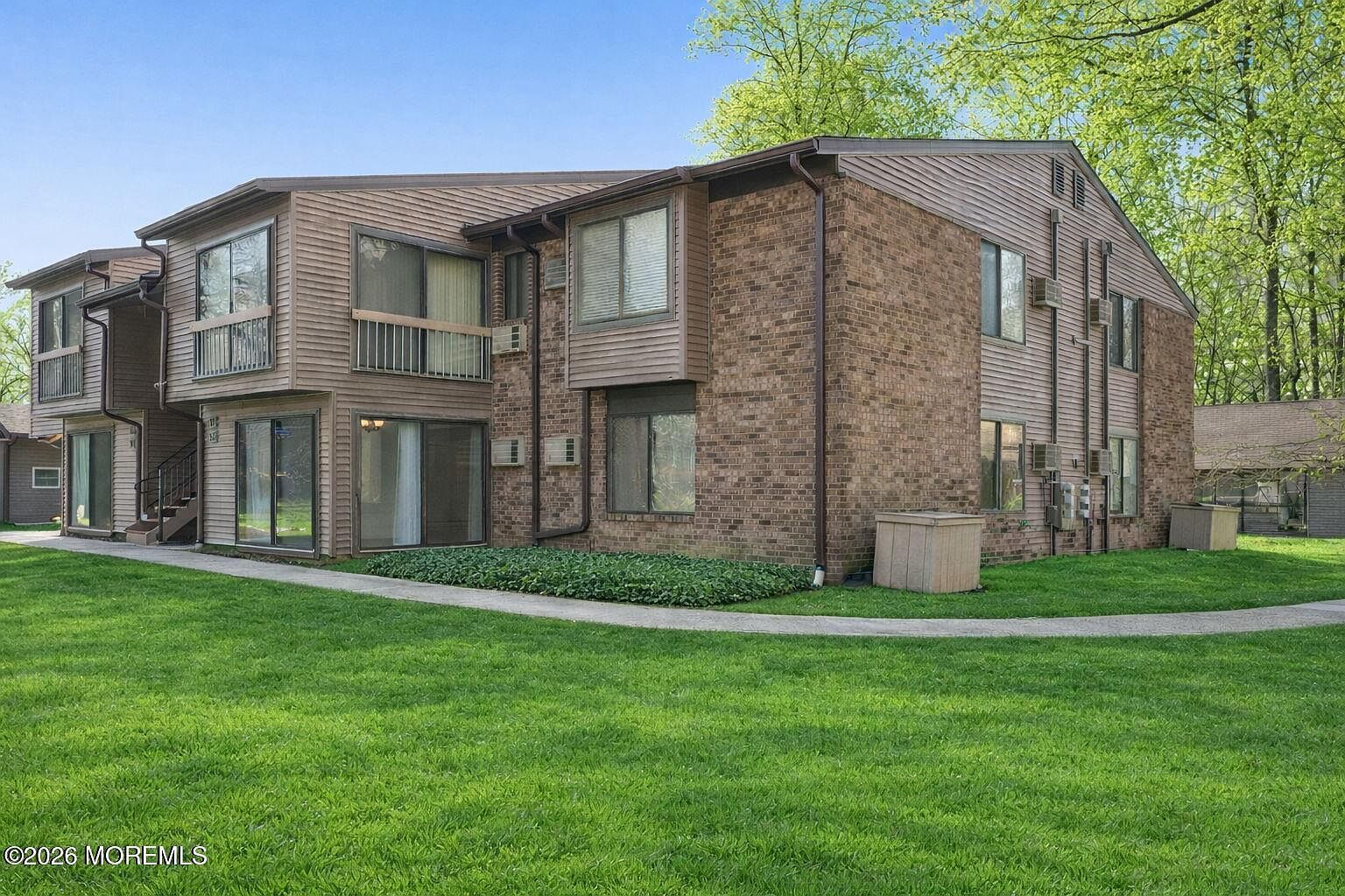 93 Lexington Ct Red Bank, NJ 07701 - Thumbnail 4
