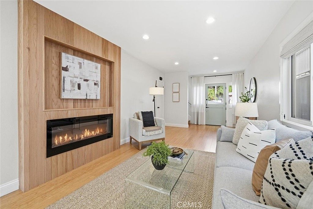 1600 Spreckels Ln Redondo Beach, CA 90278 - Thumbnail 4