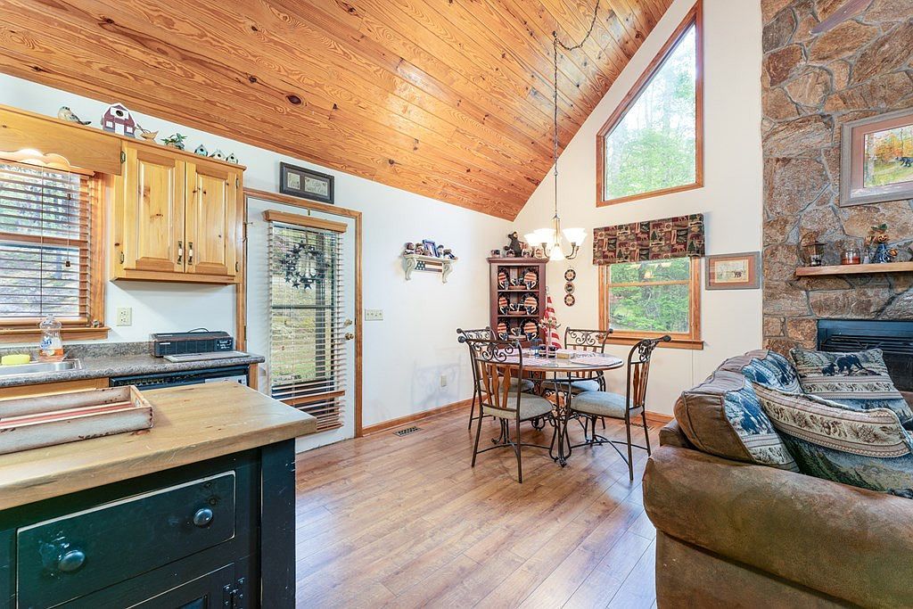 374 Country Lane Murphy, NC 28906 - Thumbnail 4