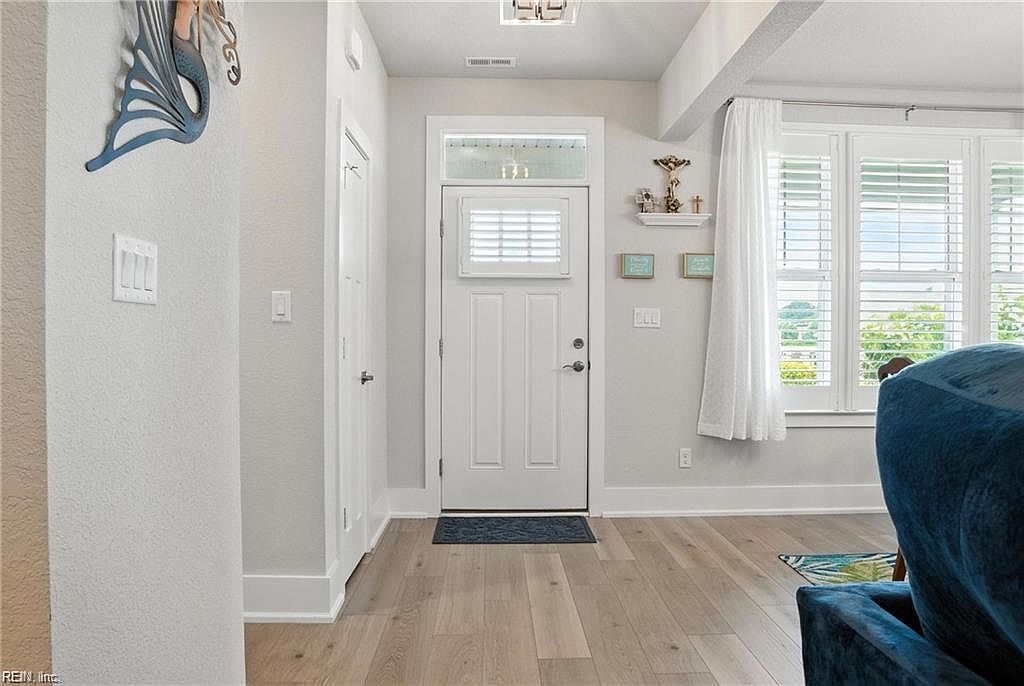 201 Cove Reach Suffolk, VA 23435 - Thumbnail 4