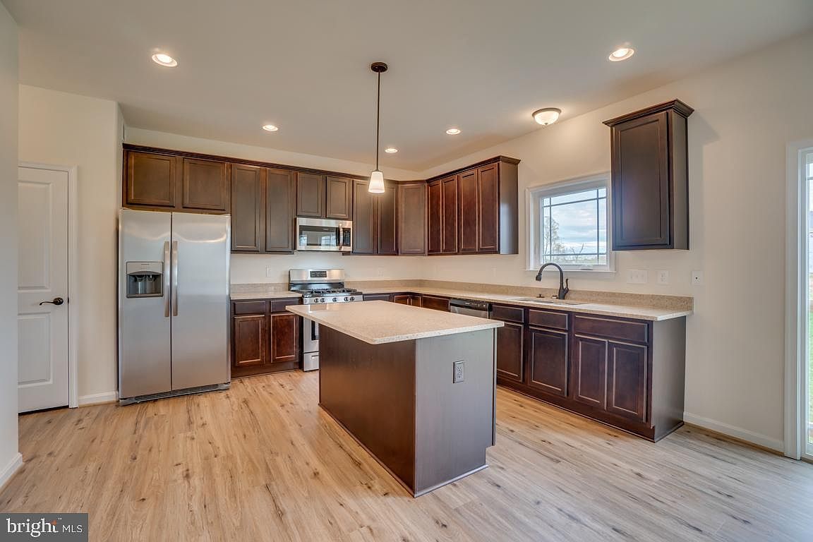 118 Woodmount Dr Colonial Beach, VA 22443 - Thumbnail 4