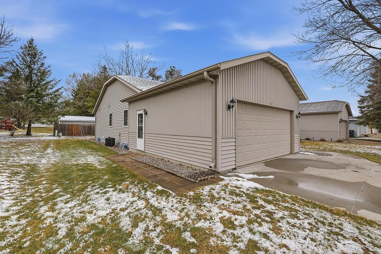 506 N Juno Ave Marshfield, WI 54449 - Thumbnail 4